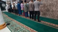 Polsek Kuripan Amankan dan Atur Lalu Lintas Shalat Subuh Berjamaah di Masjid AT-TAQWA