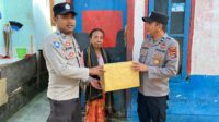 Polsek Kawasan Pelabuhan Lembar Salurkan Bantuan Sembako ‘Nutrisi Mantap’ untuk Warga Kurang Ma ( (4)
