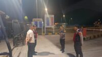 Antisipasi Premanisme di Objek Vital, Polsek Sekotong Tingkatkan Patroli Malam (2) Polisi Rutin Patroli Malam di Depot LPG Sekotong Barat