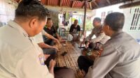 Cegah Narkoba dan Hoaks, Polisi Sambangi Warga Lombok Barat