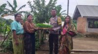 Dukung Ketahanan Pangan, Polsek Lembar Salurkan Bibit Cabai ke Warga