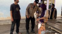 Kemanusiaan dalam Seragam, Polsek Lembar Distribusikan Bantuan Tongkat kepada Warga Disabilitas
