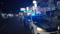 Satlantas Polres Lombok Barat Gencarkan Patroli Malam, Tekan Balap Liar dan Ciptakan Kamseltibcarlan ( (4) Satlantas Polres Lombok Barat Gencarkan Patroli Malam, Tekan Balap Liar dan Ciptakan Kamseltibcarlan
