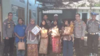 WhatsApp Image 2025-10-15 at 14.41.57_result Polri Peduli Gizi: Nutrisi Mantap Hangatkan Hati Warga Labuapi