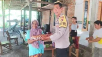 WhatsApp Image 2025-10-16 at 13.29.48 (1)_result Tak Hanya Amankan Desa, Polisi Sekotong Juga Bantu Warga Lewat Nutrisi Mantap