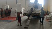 Sinergi Amankan Pangan: 7 Ton Jagung Petani Lobar Tiba di Gudang BULOG Mataram