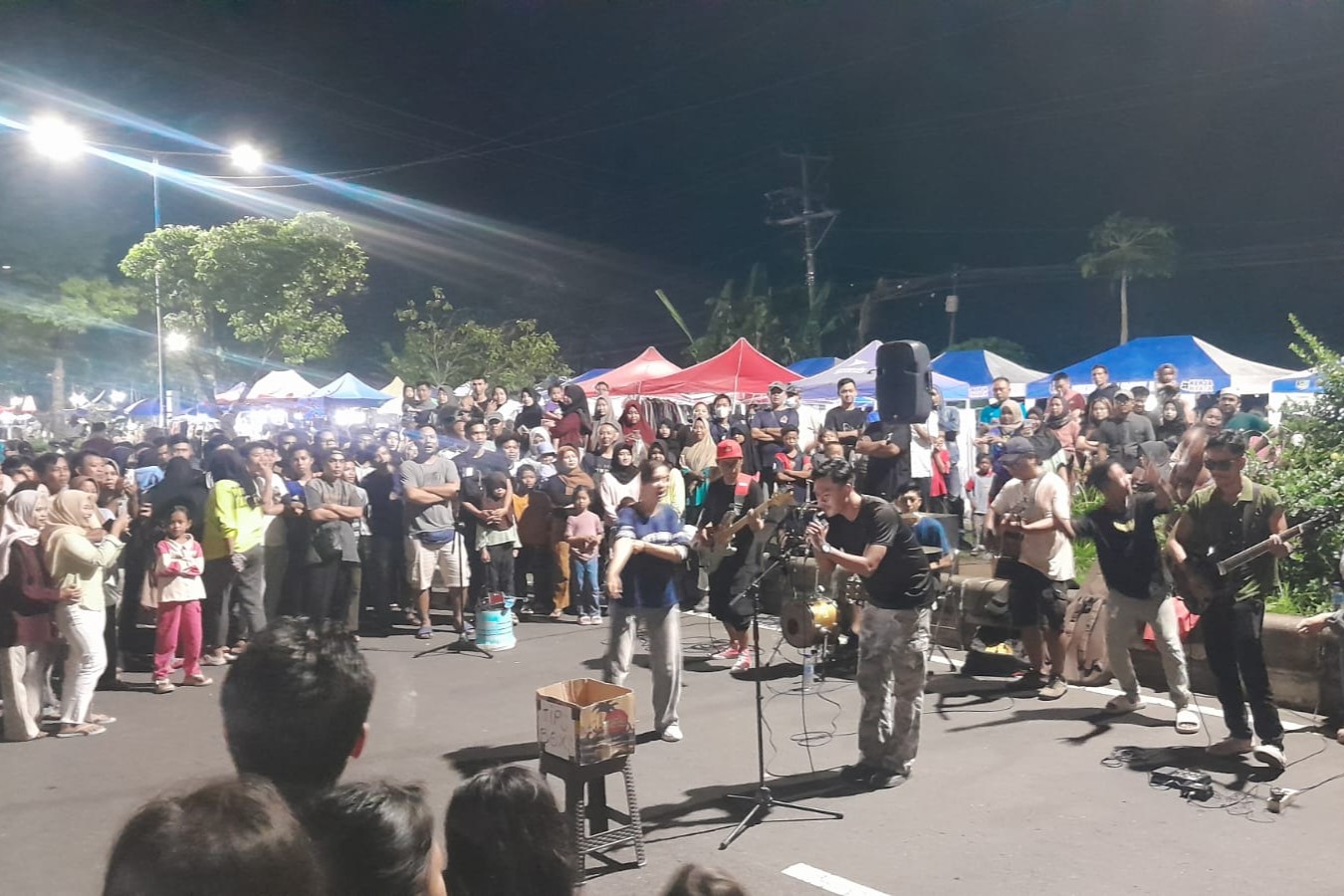 Ribuan Warga Padati Car Free Night di Lombok Barat