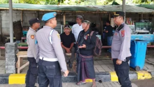 Polsek Kawasan Pelabuhan Lembar Gelar Patroli Dialogis Jaga Kondusivitas