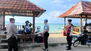 Cegah Kriminalitas, Polisi Patroli di Wisata Sekotong