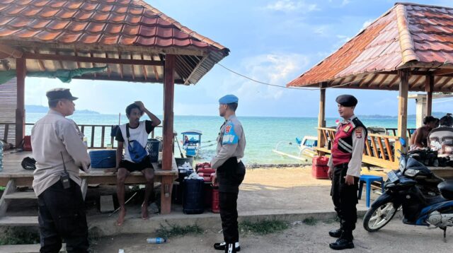 Cegah Kriminalitas, Polisi Patroli di Wisata Sekotong